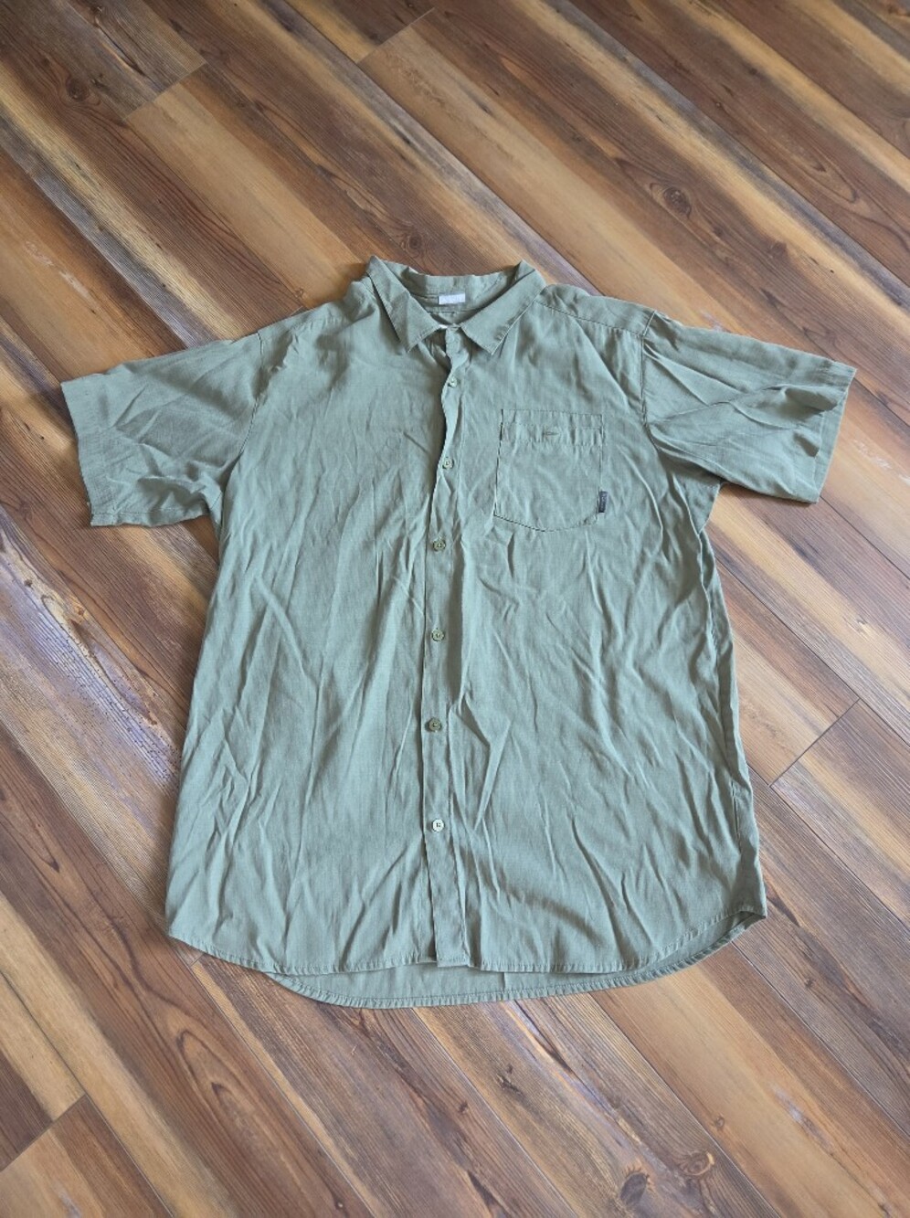 Casual Short-Sleeve Button-Down Shirt in Olive Green By Columbia Size XXL